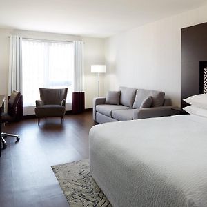 Four Points By Sheraton Levis Convention Centre